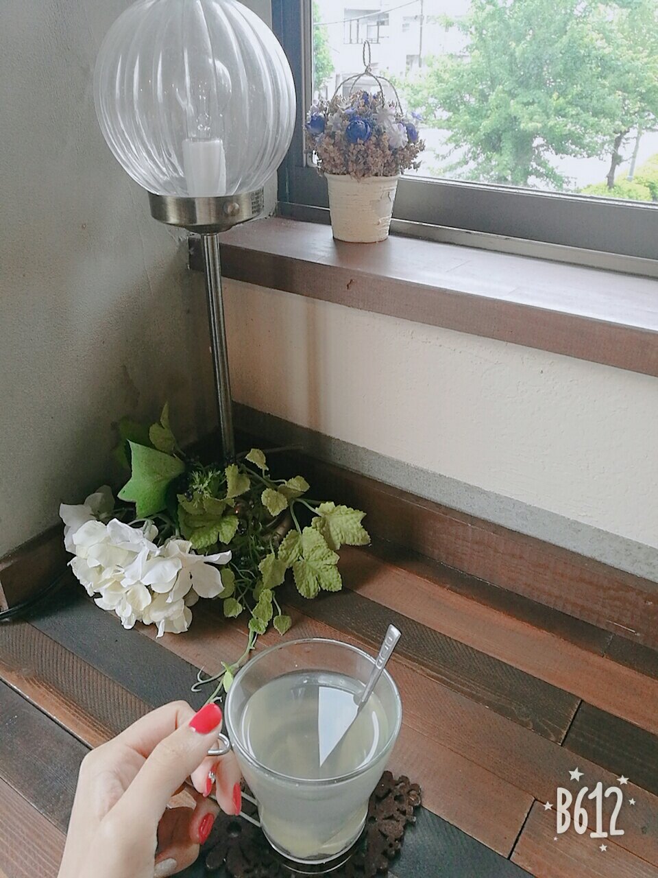 『雨の日カフェが好き』な方々は今頃どうしてるかな🍀と❰おもひでぽろぽろ❱的な気持ちに浸る雨☔☕コーヒーエフェクト💅❤